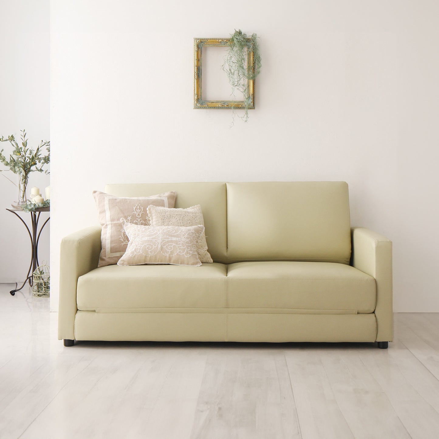 ワイドなモダン・ソファーベッド